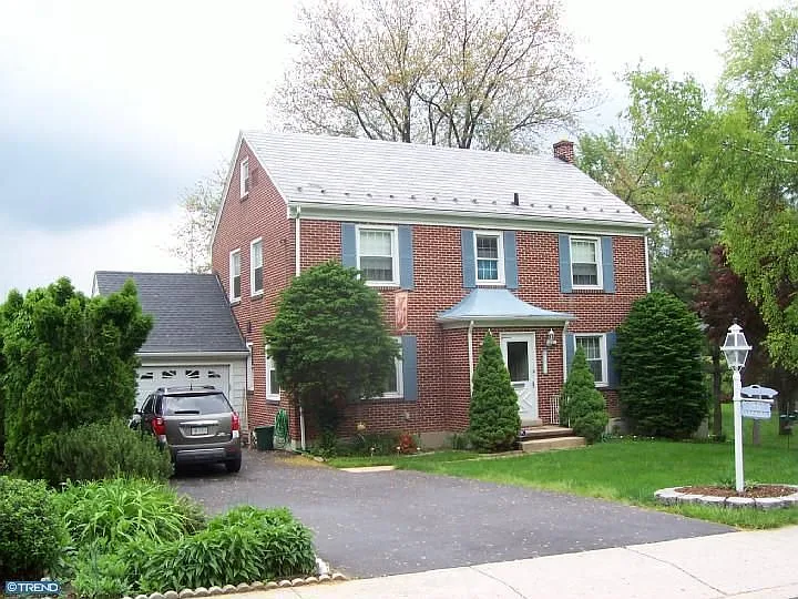 1911 Reading Blvd photo 1