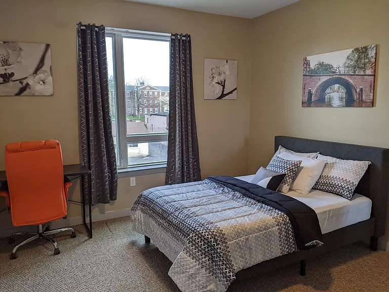 52 Lincoln Ave — Photo 3