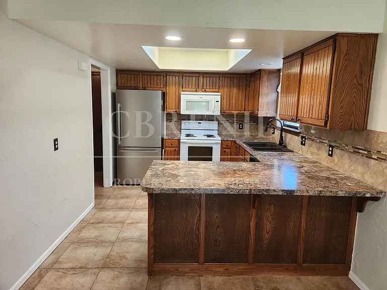 423 Oakdale Dr — Photo 5