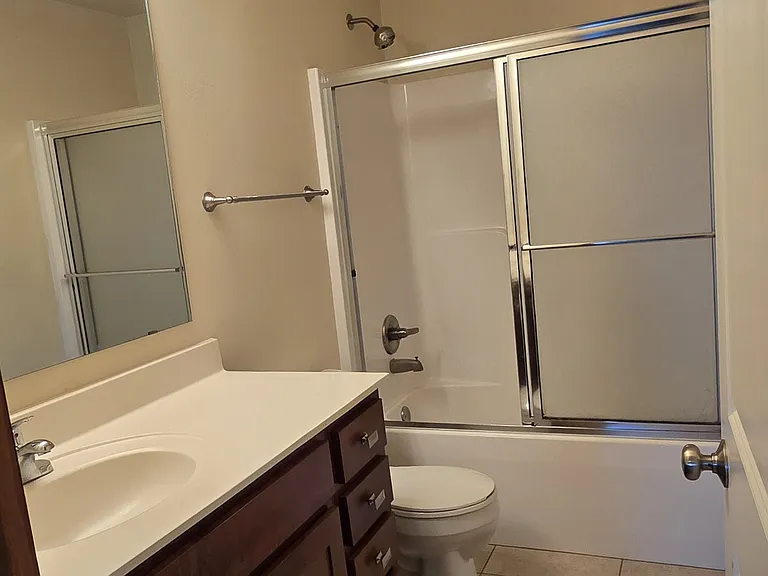 823 SE Crossings Ln — Photo 14