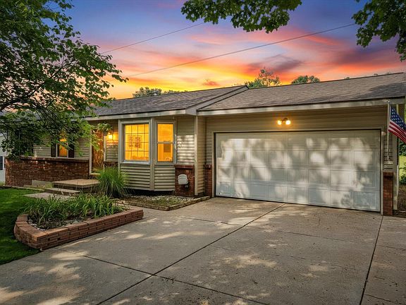 3rd image of 2659 Bryanwood Dr NW