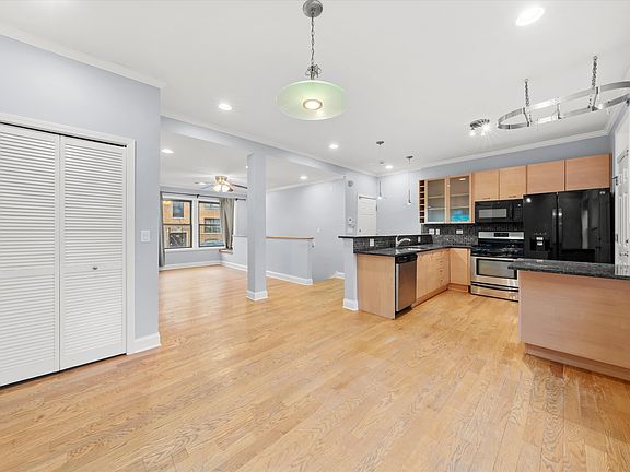 2nd image of 3331 W Schubert Ave #1