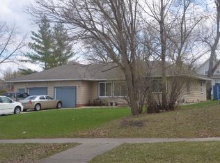 420 5th St SW, Wells, MN 56097