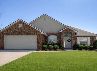 215 Avondale Ln, Bossier City, LA 71112