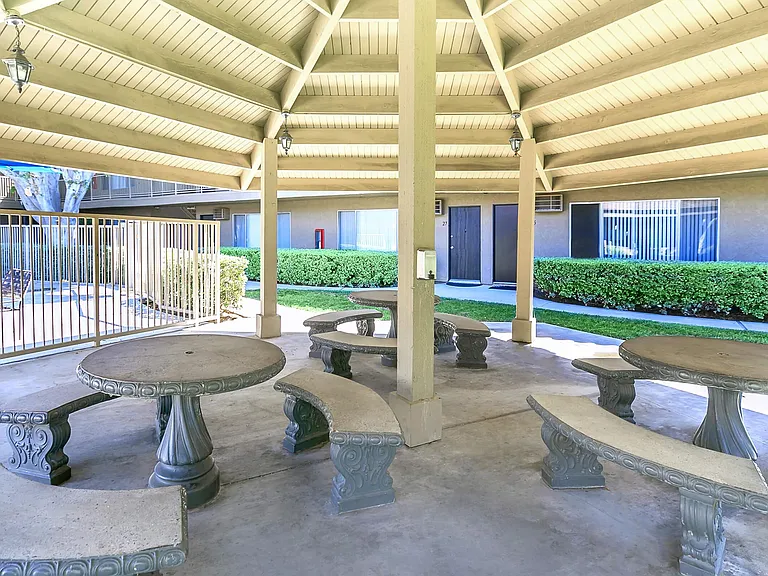 Camino Pueblo and El Rancho Apartment Homes — Photo 5