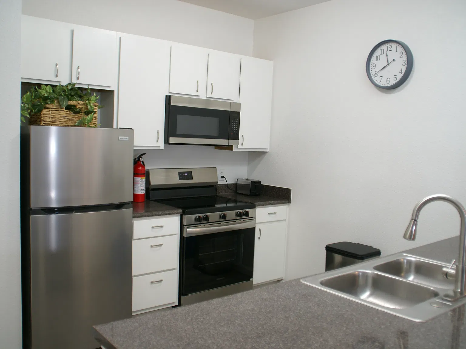 2 bed, 960 sqft, $1,675 — Photo 2