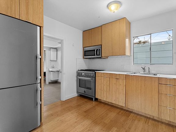 2nd image of 961.5 Marco Pl