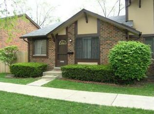1S255 Stratford Ln, Villa Park, IL 60181