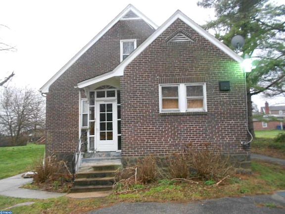 4th image of 1810 Walnut St
