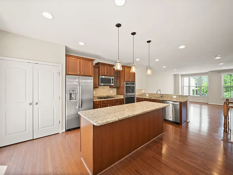 1431 Occoquan Heights Ct — Photo 5