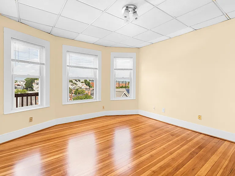 15 Oakland Ave #3 — Photo 5