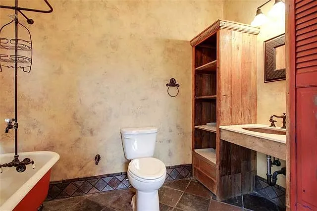 229 Bermuda St — Photo 12