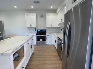 5148 Chateau Dr, San Diego, CA 92117
