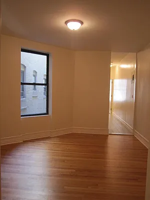 Rented by City Connections Realty | media 32