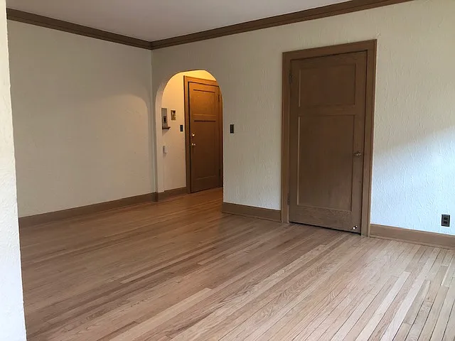 4428 N Oakland Ave — Photo 6