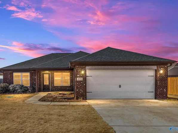 225 Maggie Mance Ln, Harvest, AL 35749