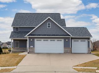 6445 Fairhaven Ct, Davenport, IA 52807