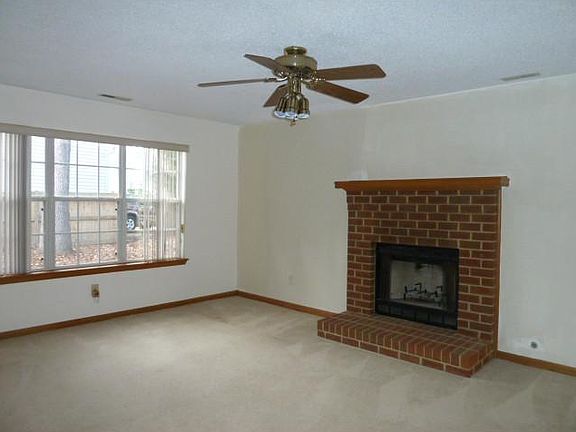 4th image of 1609 Winthrope Dr