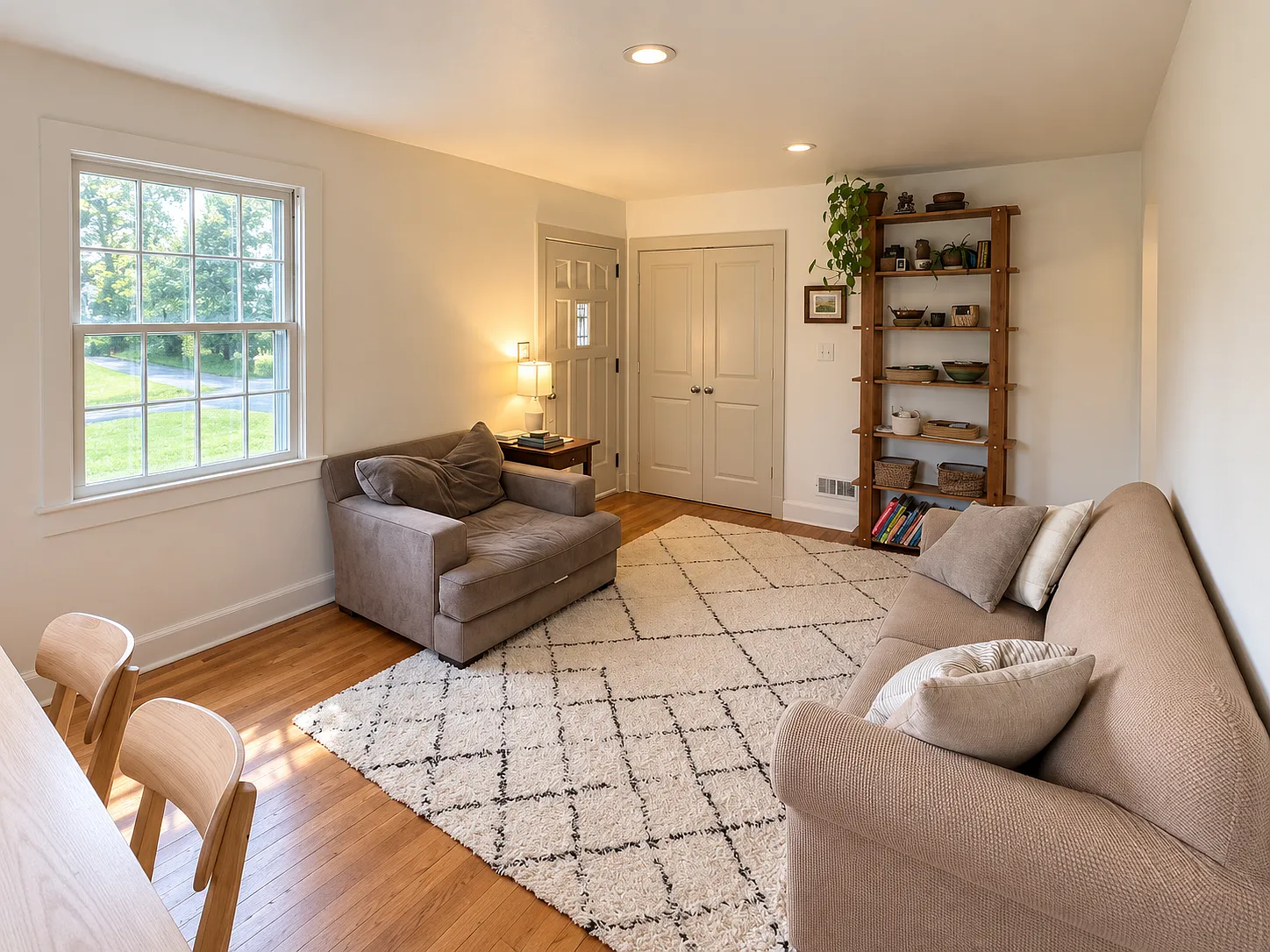 3 bed, 1200 sqft, $2,000 — Photo 3