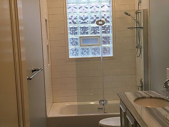 2nd floor bath marble vanity