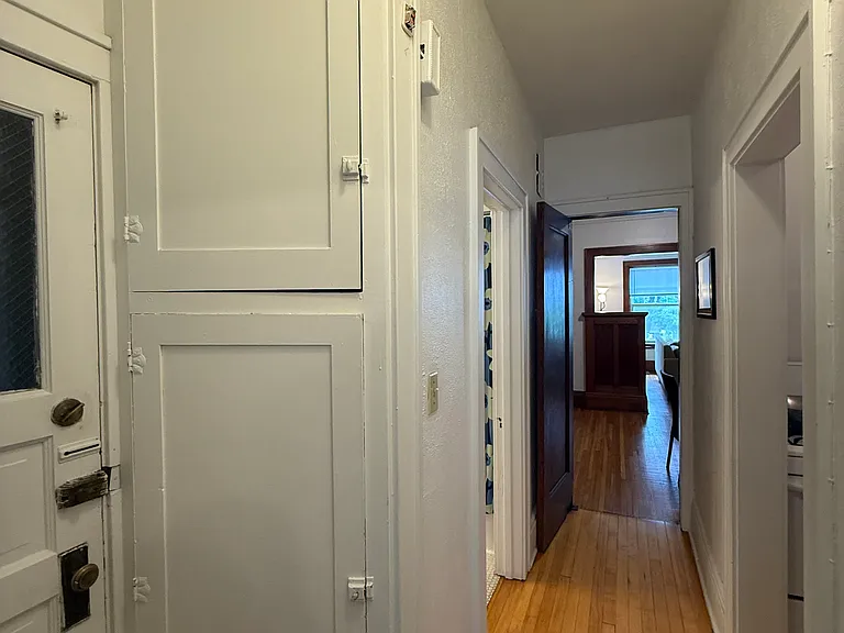137 Fairview Ave N #4 — Photo 11