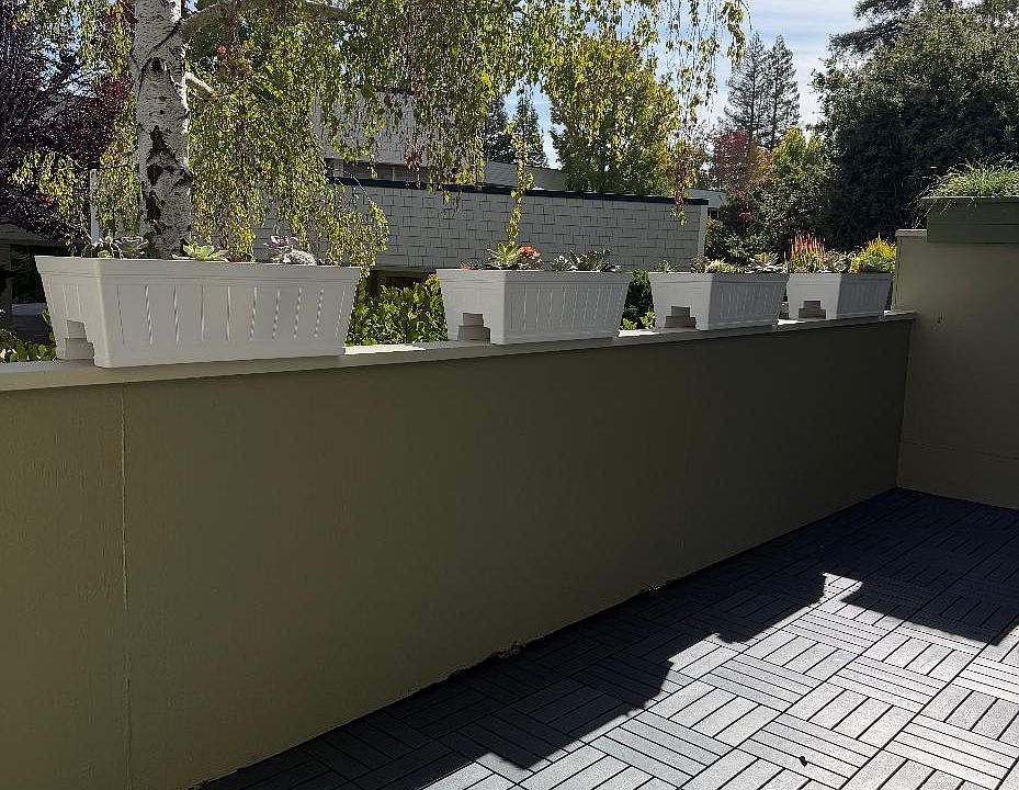 Private outdoor deck