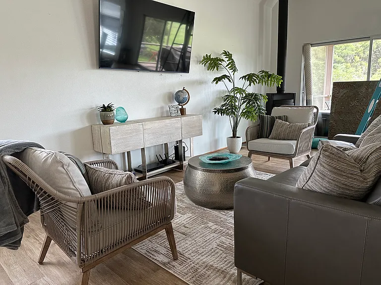 589 Pecan St — Photo 3