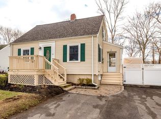 28 Irving St, Norwood, MA 02062