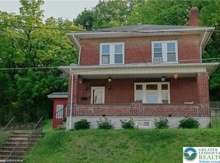 5242 3rd St, Whitehall, PA 18052