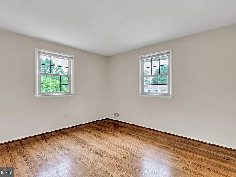14715 Lock Dr — Photo 22