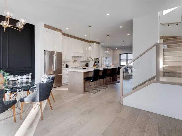 3716 W 44th St SW, Calgary, AB T3E 3S2