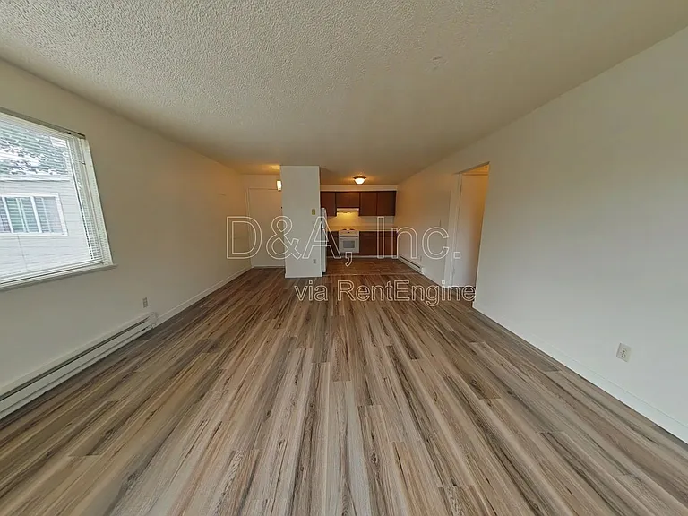437 NW 11th St #8 — Photo 3