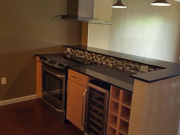 3rd image of 1650 NE 115th St APT 305