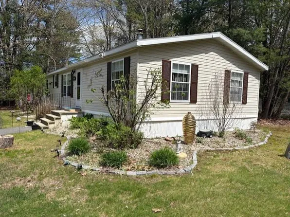 22 Castine Dr, Old Orchard Beach, ME 04064