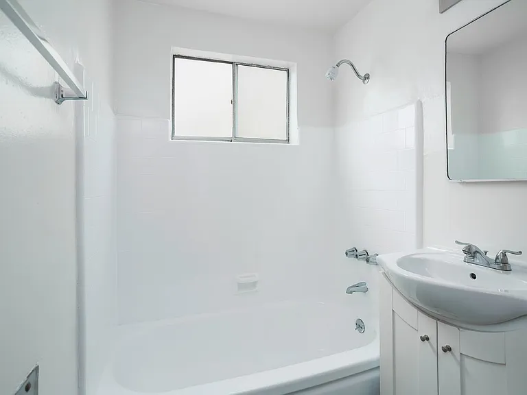 5418 Willowcrest Ave #4 — Photo 9