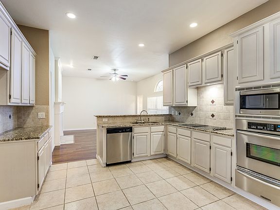 4th image of 1509 Santa Fe Trl