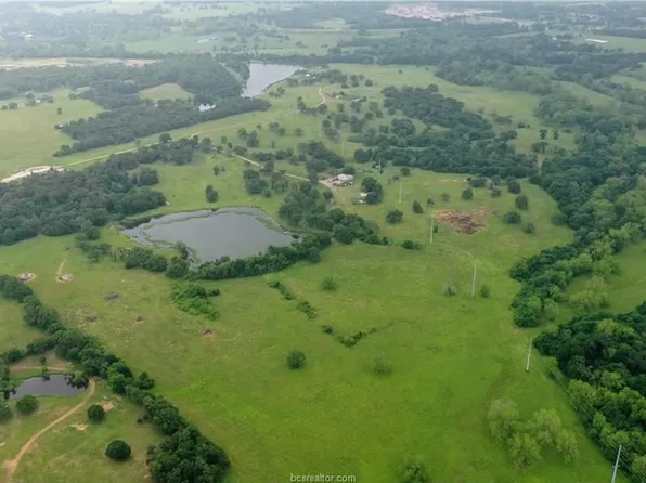 4342B Dobrovolny Rd, Bryan, TX 77807