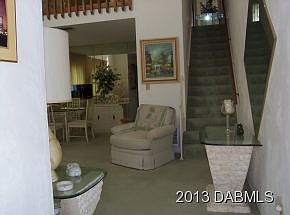 4th image of 2 Bristol Ln