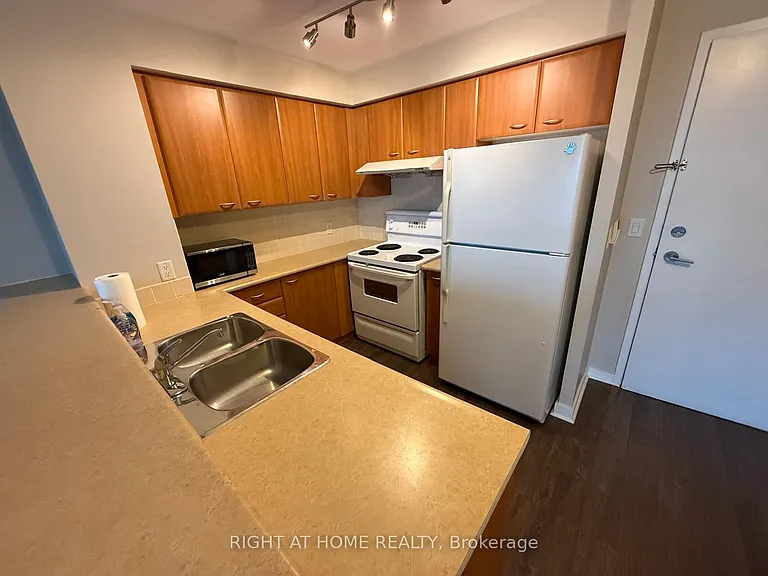 38 Lee Centre Dr #3507 — Photo 5
