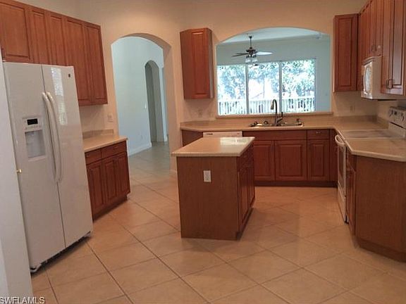 4th image of 5900 Tarpon Gardens Cir APT 202