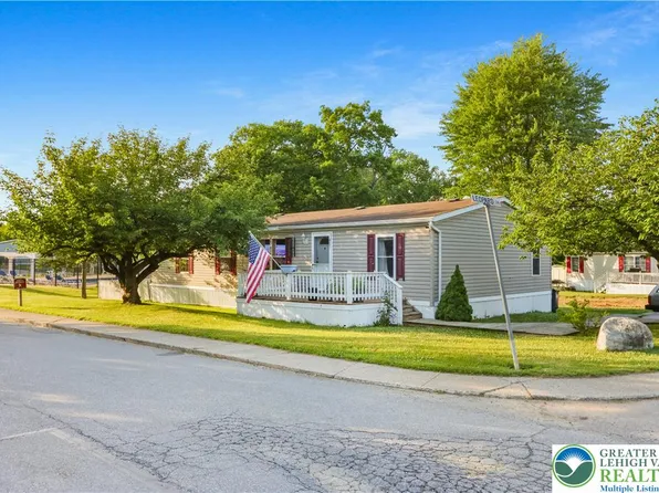 3471 Lil Wolf Dr, Orefield, PA 18069