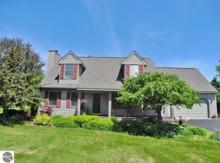 6110 Dover Ln, Traverse City, MI 49685