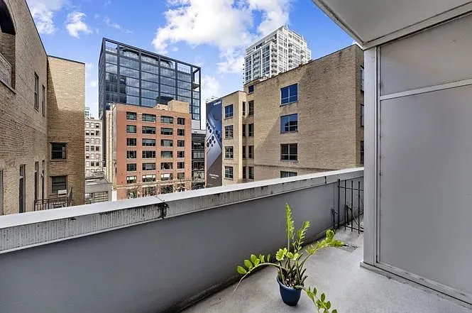 630 N Franklin St #417 — Photo 13