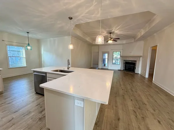 404 Mossyleaf Dr, Huntsville, AL 35824