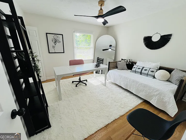 2720 Princeton Ln — Photo 10