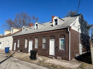 416 S 2nd St, Belleville, IL 62220