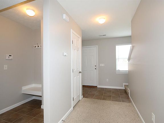 3rd image of 284 Foxhunt Dr