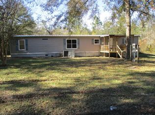 626 Lakeview Dr, Ray City, GA 31645