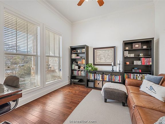 3rd image of 5201 Cascades Dr