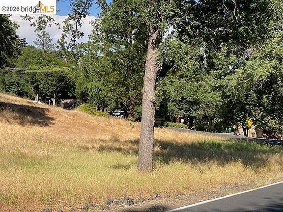 4th image of 1-244 Pleasant View Dr